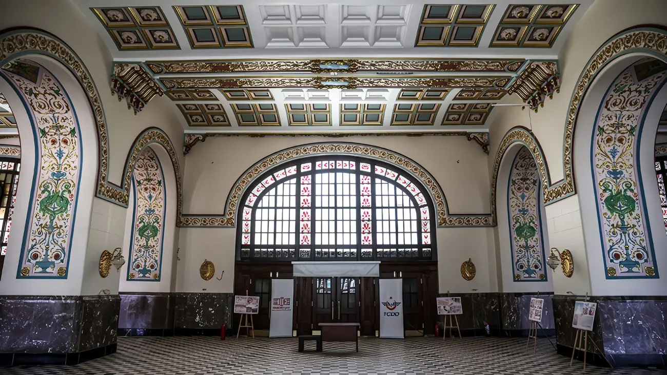 Haydarpaşa Garı iç salonu