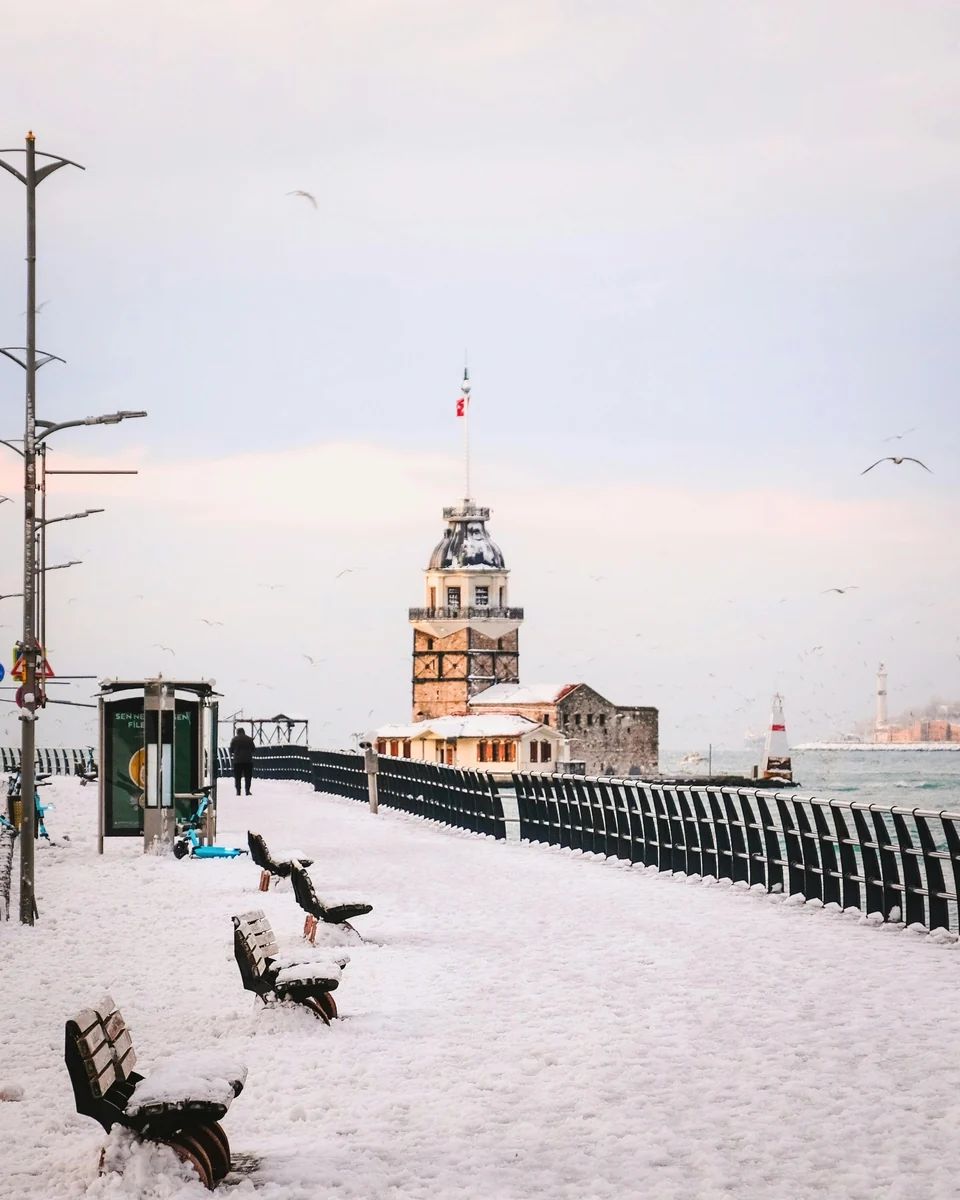 Maiden's Tower pier view